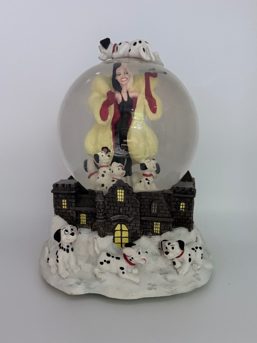 VTG Disney Store 101 Dalmatians Cruella De Vil Hell Hall Musical Snow Globe